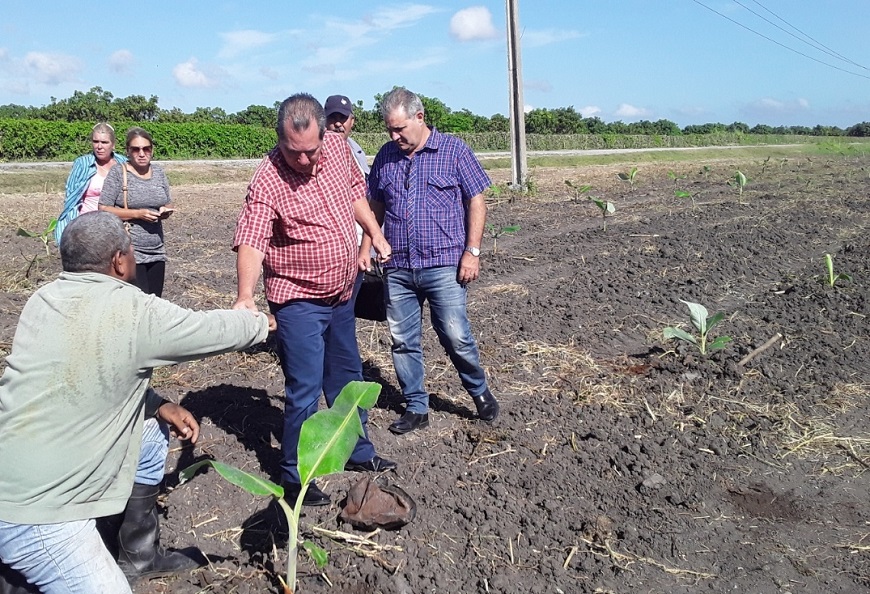 José Ramón Monteagudo intercambia con agricultores