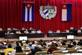 Comisiones de trabajo del parlamento de Cuba continúan debates