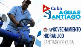 Reconocen al trabajador hidráulico en Aguas Santiago