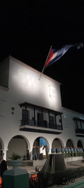La bandera ondeó en el Ayuntamiento de Santiago de Cuba