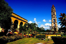 Trinidad de Cuba: torre Manaca Iznaga desafía el tiempo
