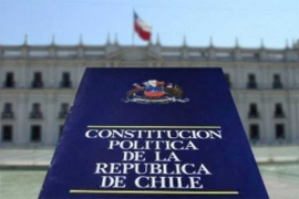 Chilenos llaman a rechazar Constitución hecha por la ultraderecha