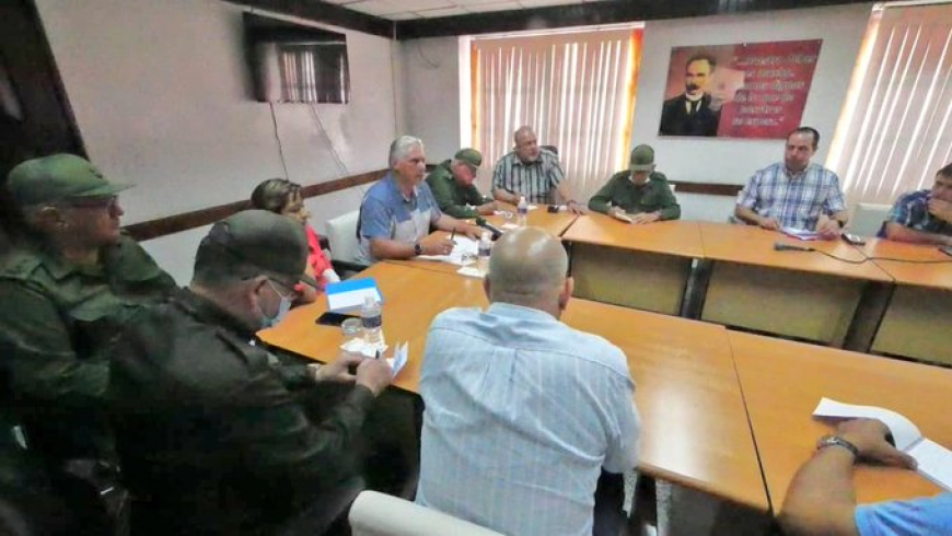 Díaz-Canel preside reunión sobre incendio en occidente de Cuba
