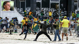 Mitad de los brasileños responsabiliza a Bolsonaro con vandalismo