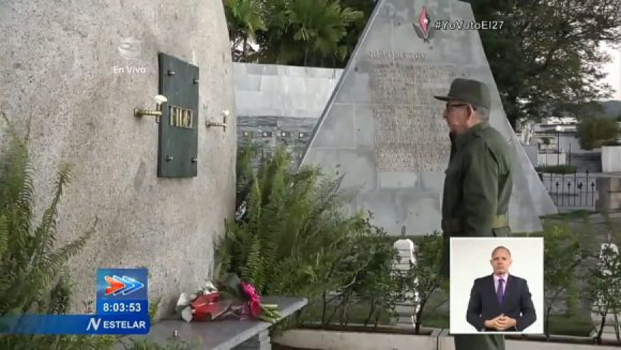 Raúl rinde homenaje a Fidel en Santiago de Cuba