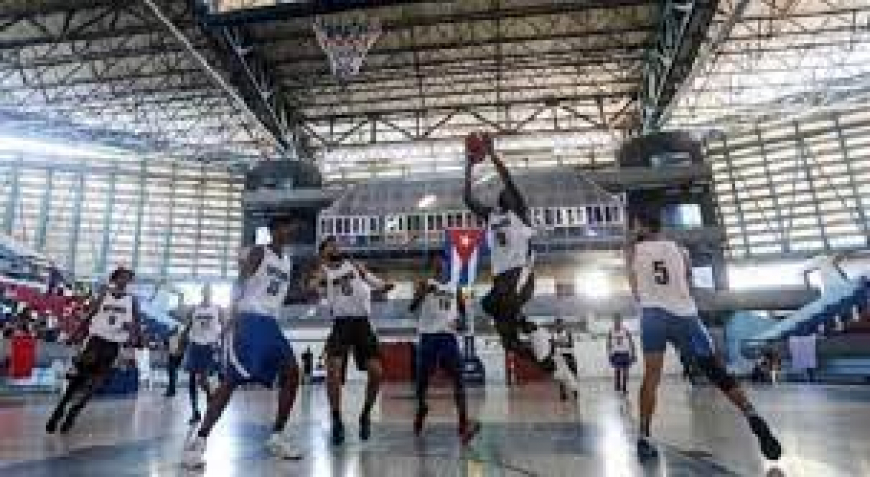 Mantienen buen paso Santiago y Capitalinos en básquet cubano (m)