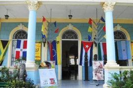 Ministro de Cultura saludó 40 años de Casa del Caribe en Cuba