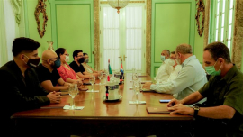 Canciller de Cuba recibe a secretaria general de Morena