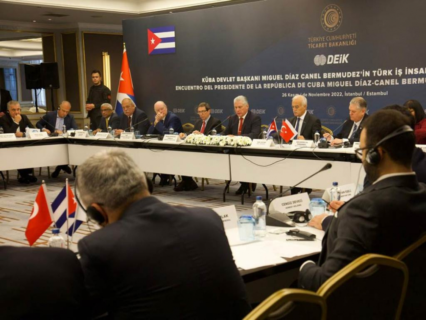 Presidente de Cuba se reúne con empresariado turco