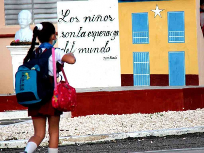 Vuelve la alegría a los centros educacionales de Cuba