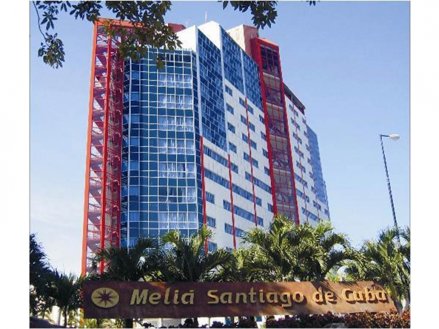 Reabre sus puertas en ciudad de Cuba emblemático hotel Santiago