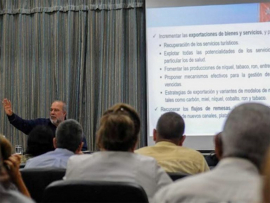 Primer ministro resalta labor de directivos en economía de Cuba