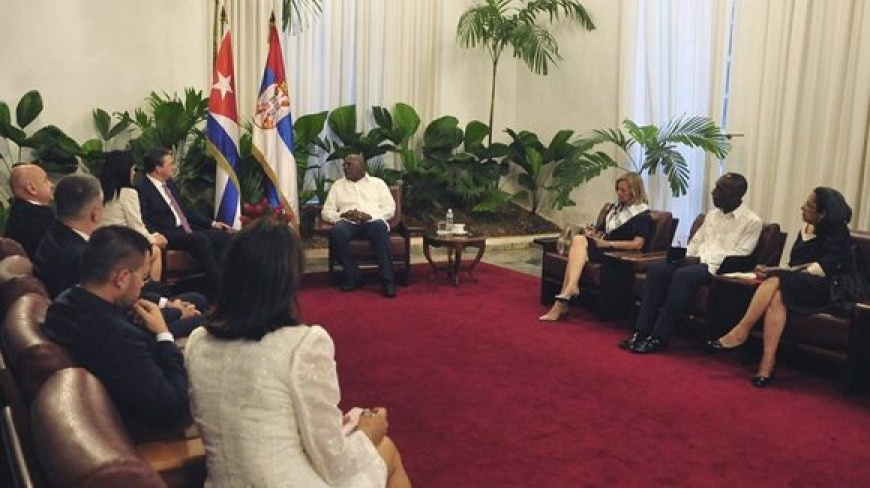 Vicepresidente cubano recibe a canciller de Serbia en el Palacio de la Revolución