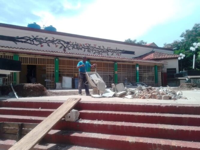 En la céntrica calle del mismo nombre, lo que otrora fue la cafetería Las Enramadas, se somete a una remodelación para convertirla en parrillada. Palmares 2 scaled
