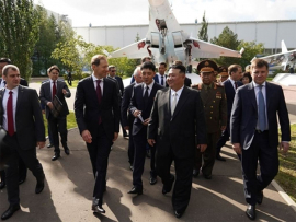 Kim Jong-Un visita plantas aeronáuticas del este de Rusia