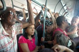 Transportación de pasajeros en Santiago de Cuba: no satisface la demanda, y sin embargo... se mueve