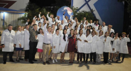 Cubanos altruistas llevan salud a los mexicanos