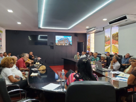 Sostienen dirigentes santiagueros encuentro con líderes religiosos