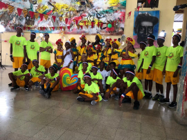 Niños de “Corazón de los Hoyos”, cultura tradicional en la comunidad