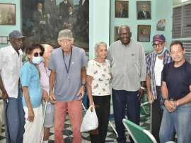 Recorre presidente del Parlamento de Cuba sitios de interés social