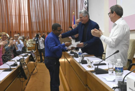 Participó Díaz-Canel en el acto de celebración por los 50 años del Equipo de Servicios de Traductores e Intérpretes