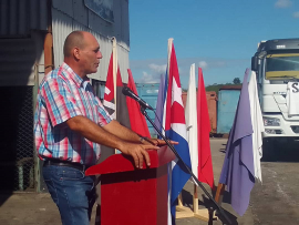 Reconocen a constructores destacados en su día