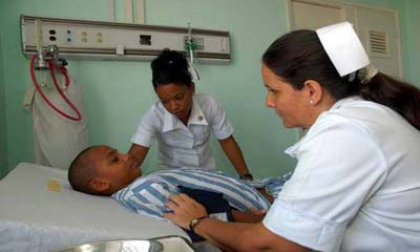 Perfeccionan servicios de enfermería en Santiago de Cuba