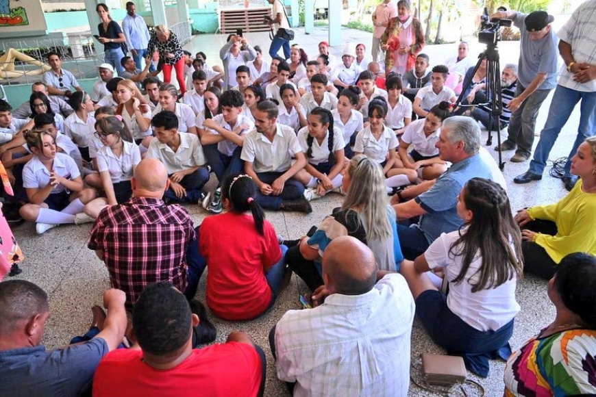 Encomia Díaz-Canel actitud ante adversidades en provincia de Cuba