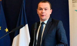 Gobierno francés confirma aplicación de reforma de retiro