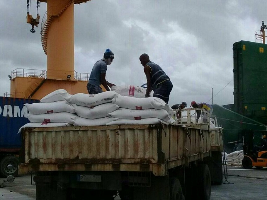 Comenzó, desde el puerto santiaguero, distribución de la harina para el pan