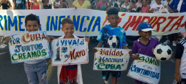 Celebran niños y niñas la fiesta del proletariado