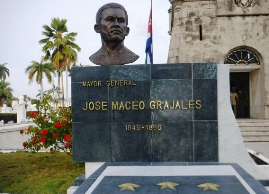 Honor y gloria a José Maceo