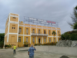 La Ciudad Escolar 26 de Julio se engalana