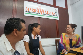 Especialistas de ETECSA en Sierra Maestra aclaran inquietudes