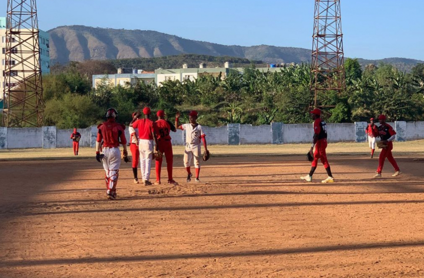 Avanza Santiago de Cuba en Torneo de Clubes Campeones de Béisbol