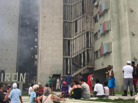 Sin daños a la personas, extinguido incendio en edificio Girón