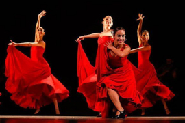 A escena nuevas generaciones de bailarines de Lizt Alfonso Dance Cuba